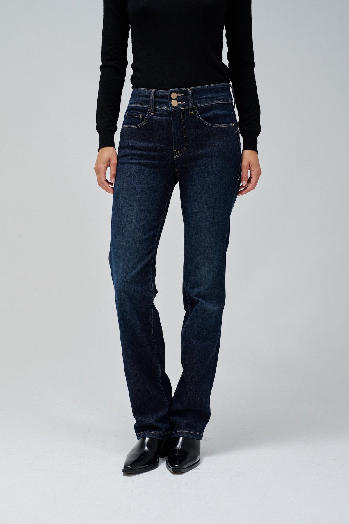Jeans femme straight de chez Salsa